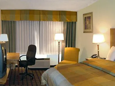 Western Chicago 3*