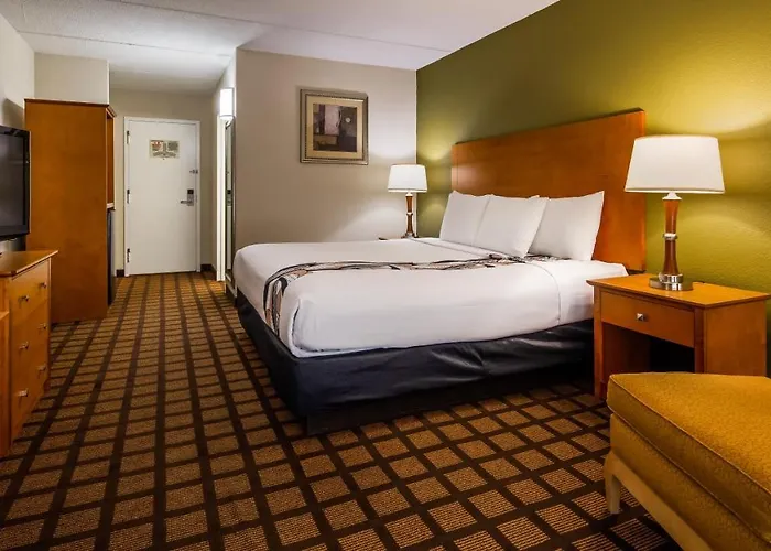 Western Chicago Hotel